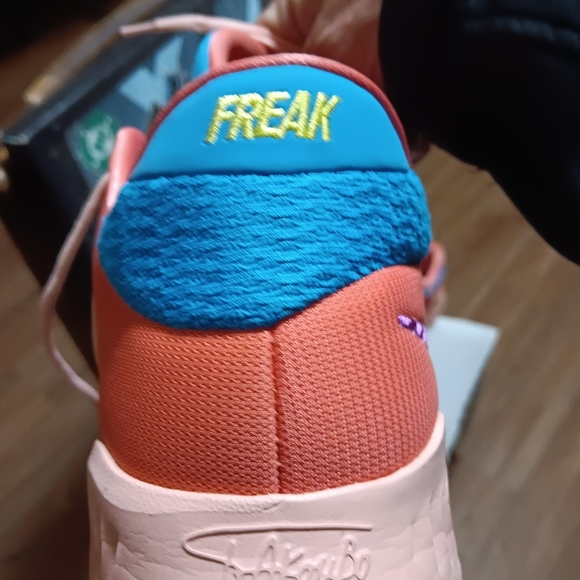 Nike zoom freak 4, size 12 multi colored - Picture 8 of 10